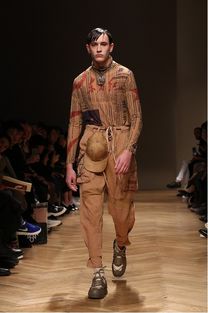 走向世界舞臺(tái),馬克華菲攜 東方紅 系列亮相米蘭最高級別runway